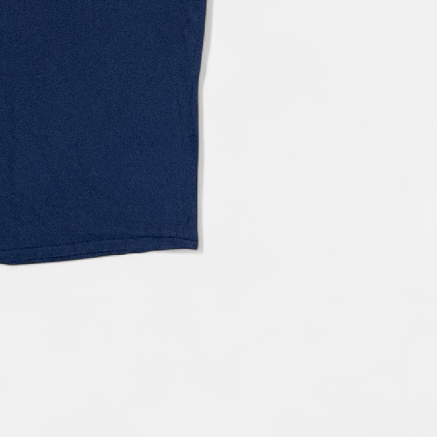 Vintage Gildan Navy Chevrolet T-shirt (XL) detail