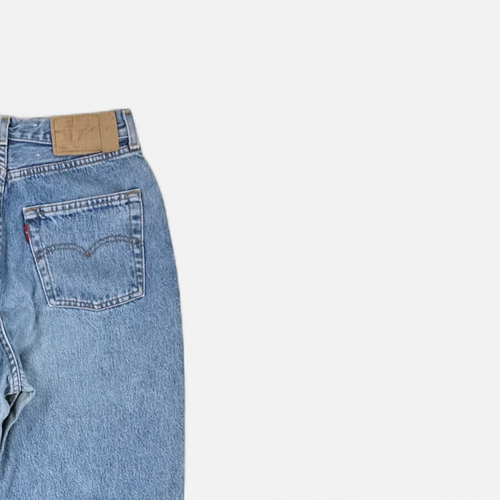 Vintage Levi's Blue Jeans (W31 L32)