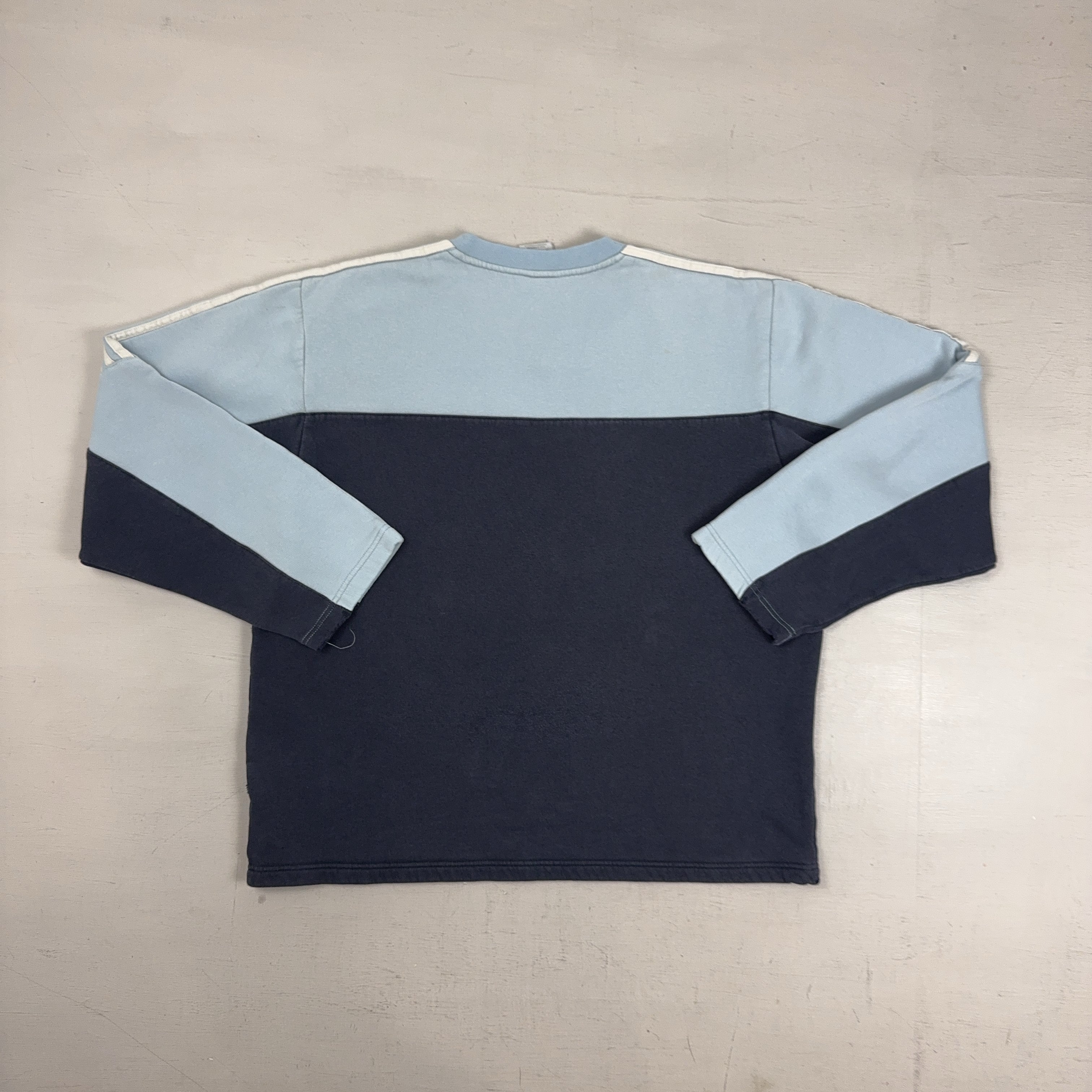 Vintage Adidas Blue Sweatshirt (L)