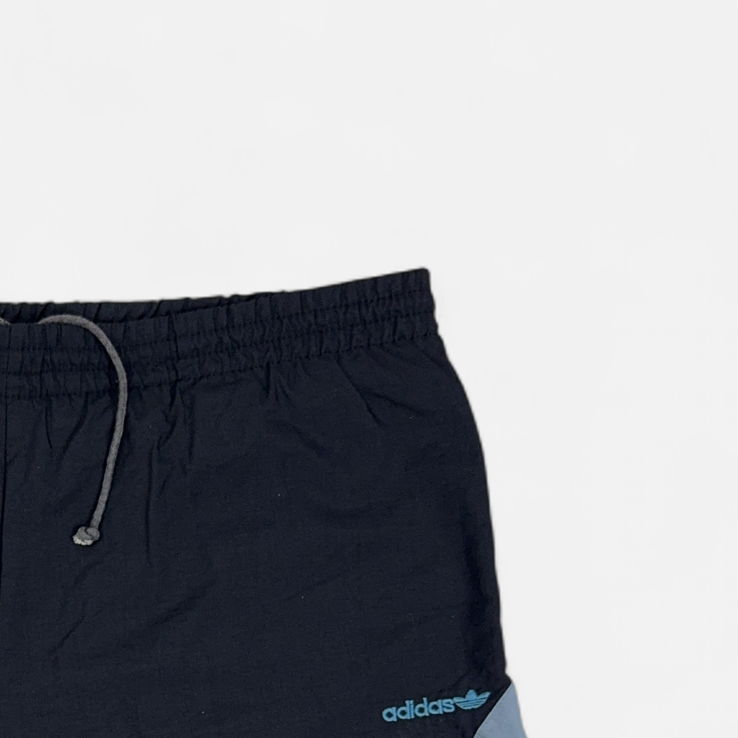 Vintage Adidas Black Shorts (L) detail