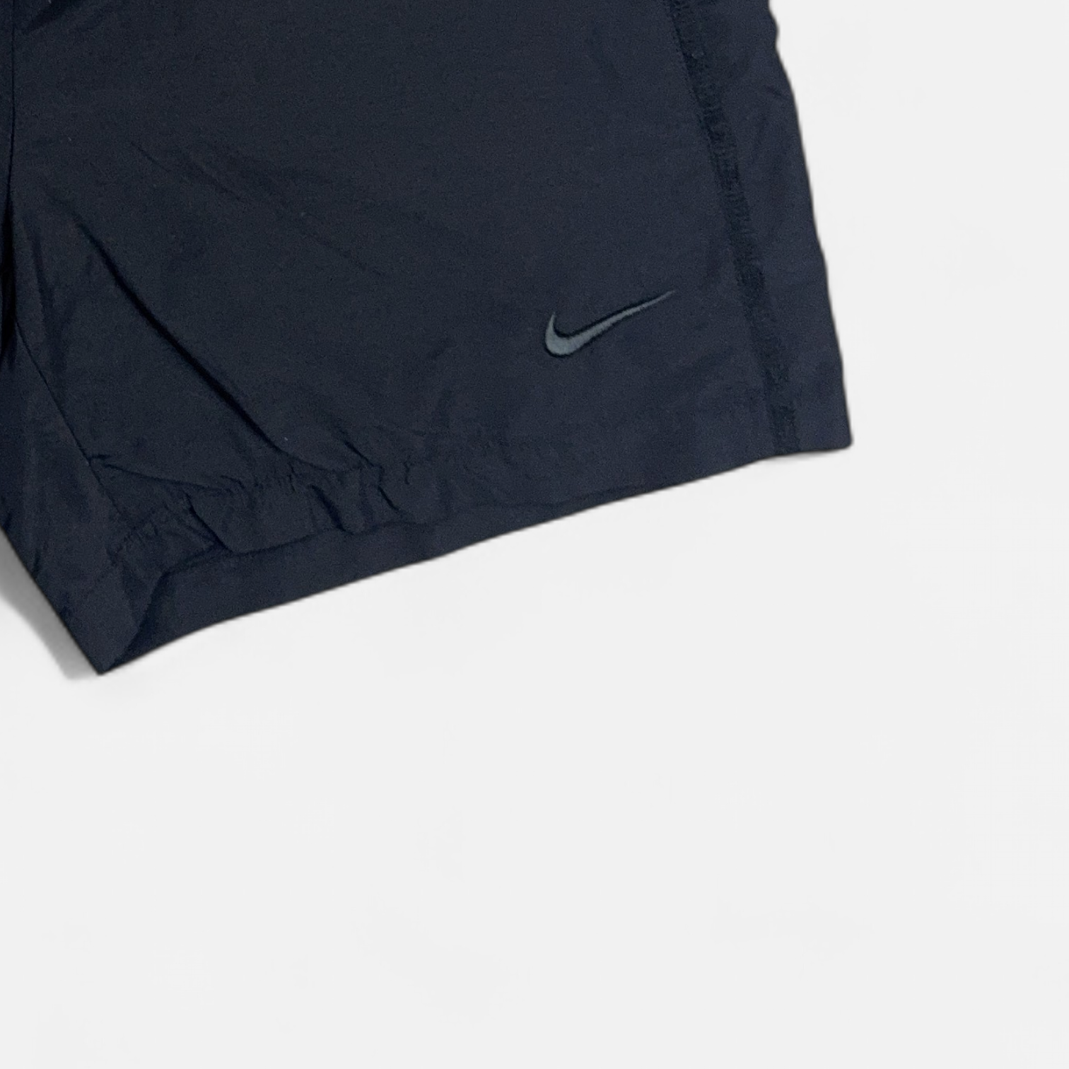 Vintage Nike Black Shorts (M) detail