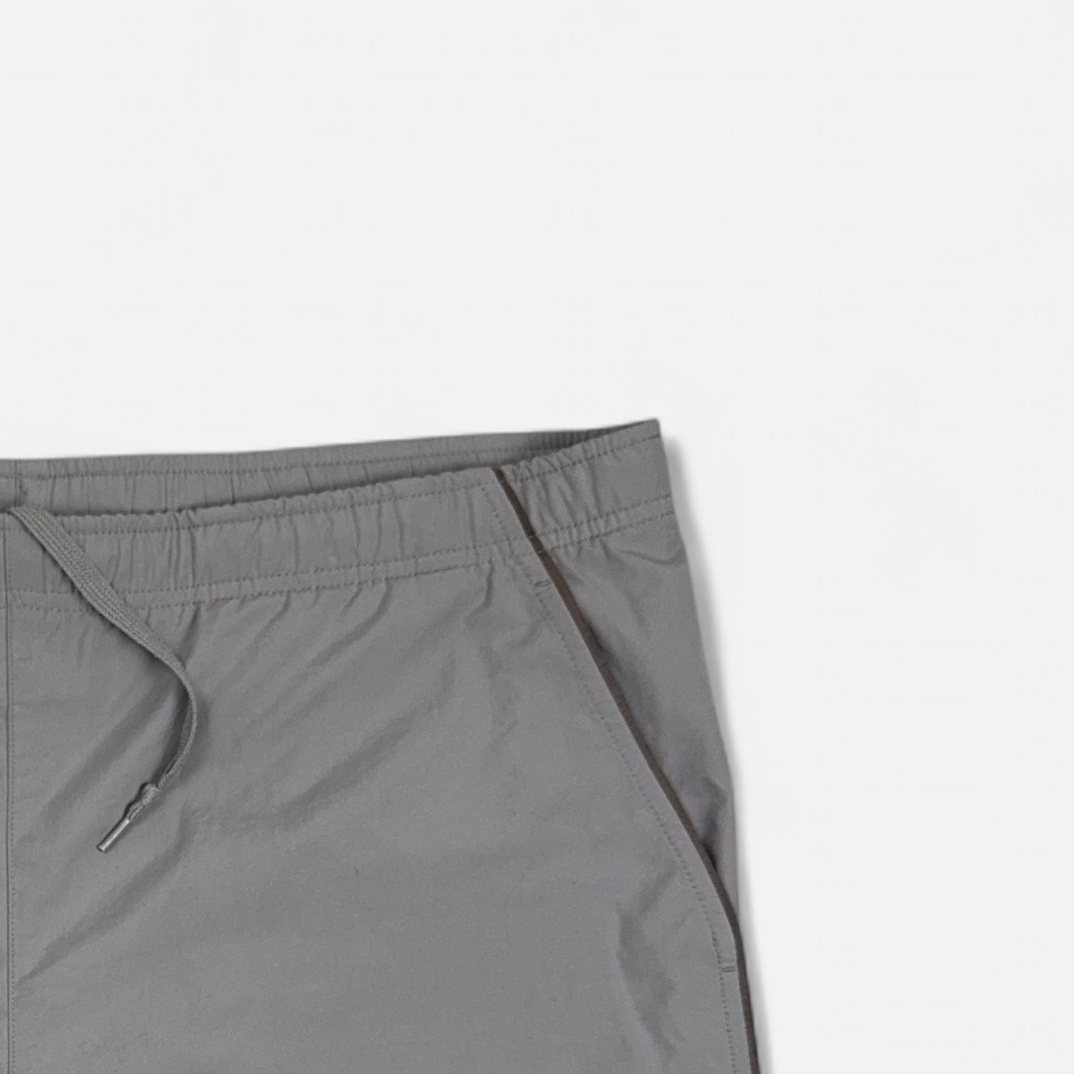Vintage Nike Grey Shorts (M) detail