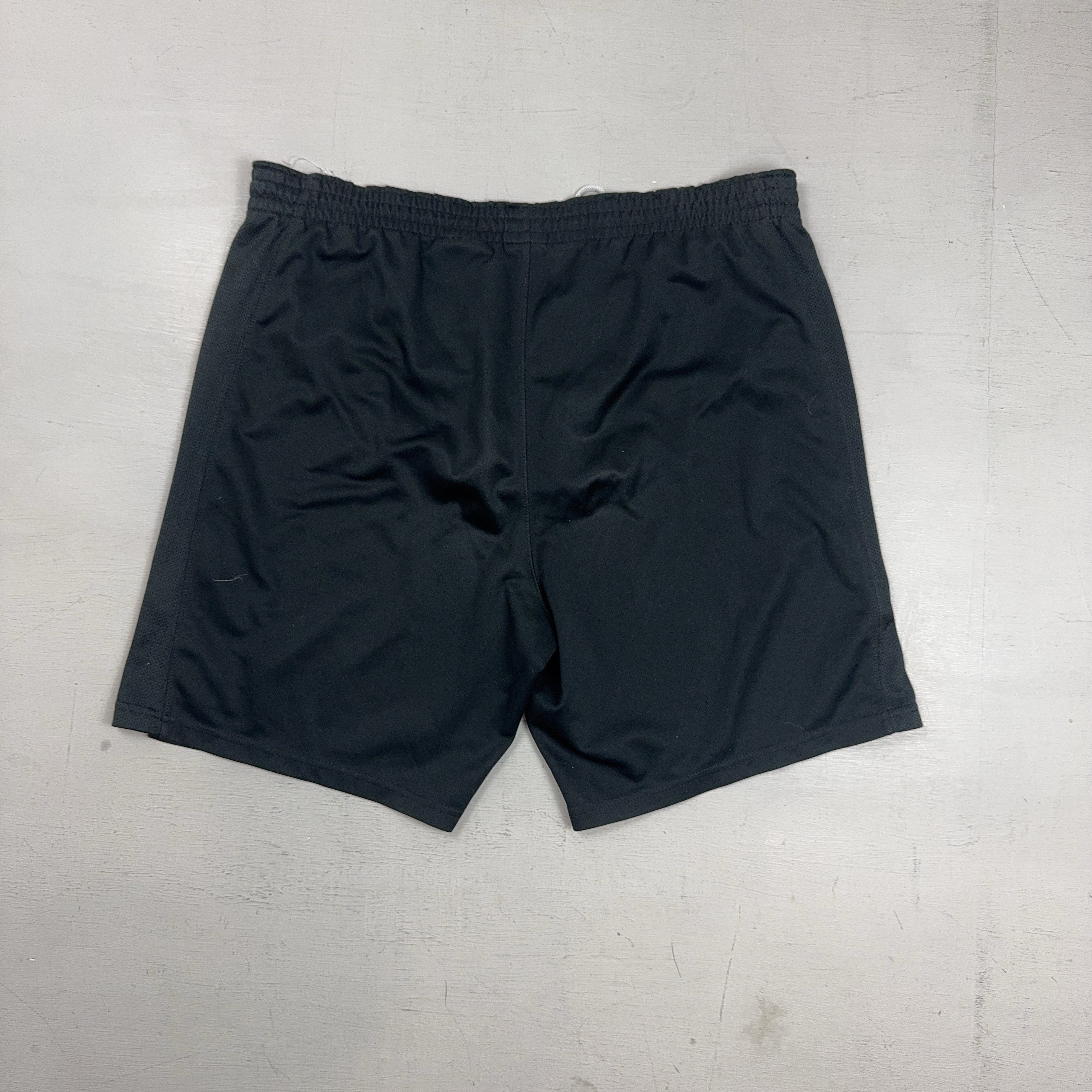Vintage Nike Black Shorts (M)