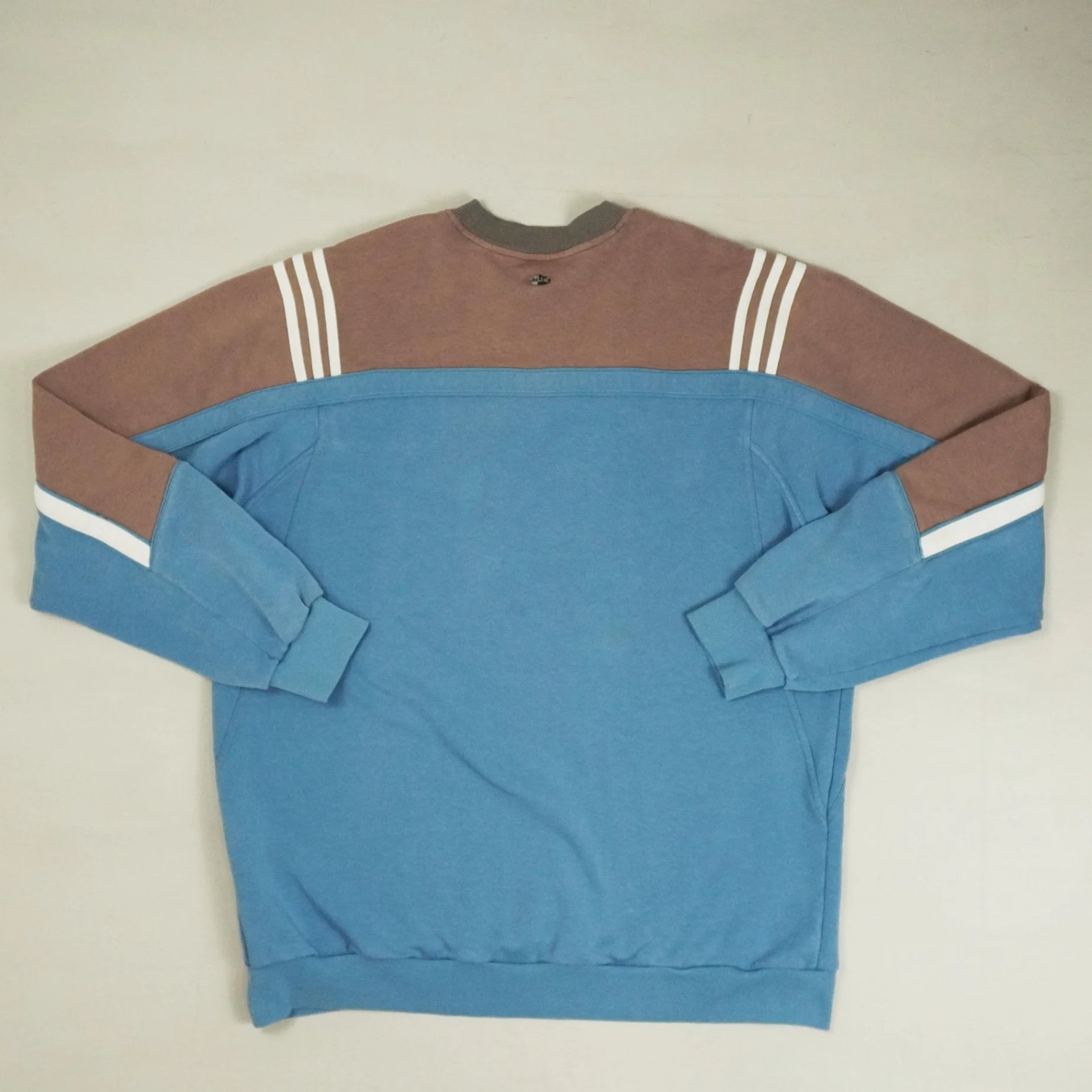 Vintage Adidas Blue Sweatshirt (XL)