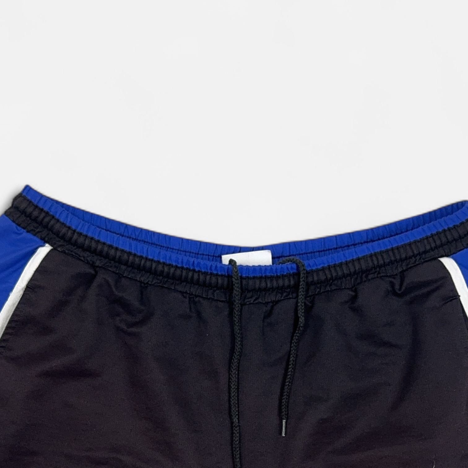 Vintage Adidas Black Shorts (L) detail