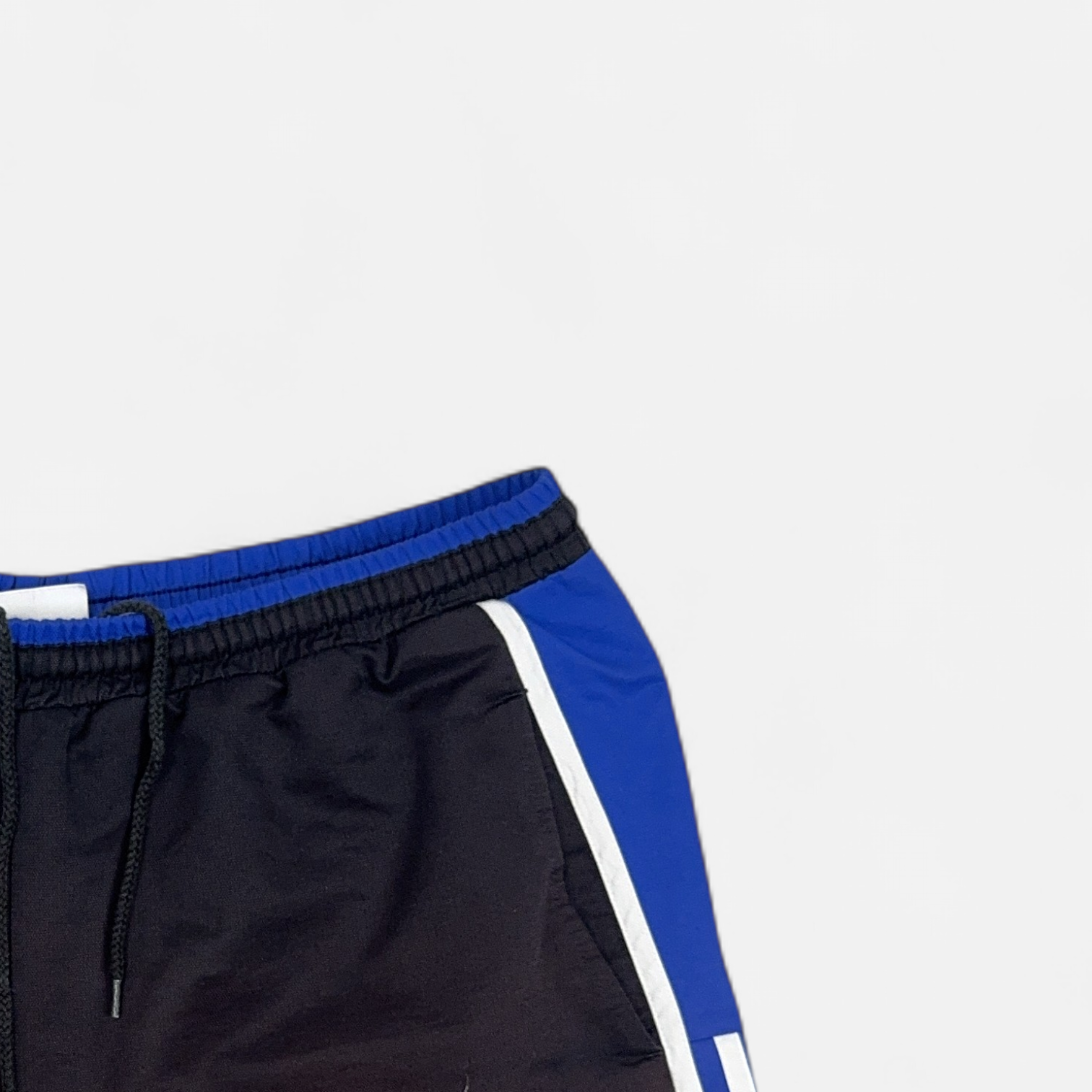 Vintage Adidas Black Shorts (L) detail