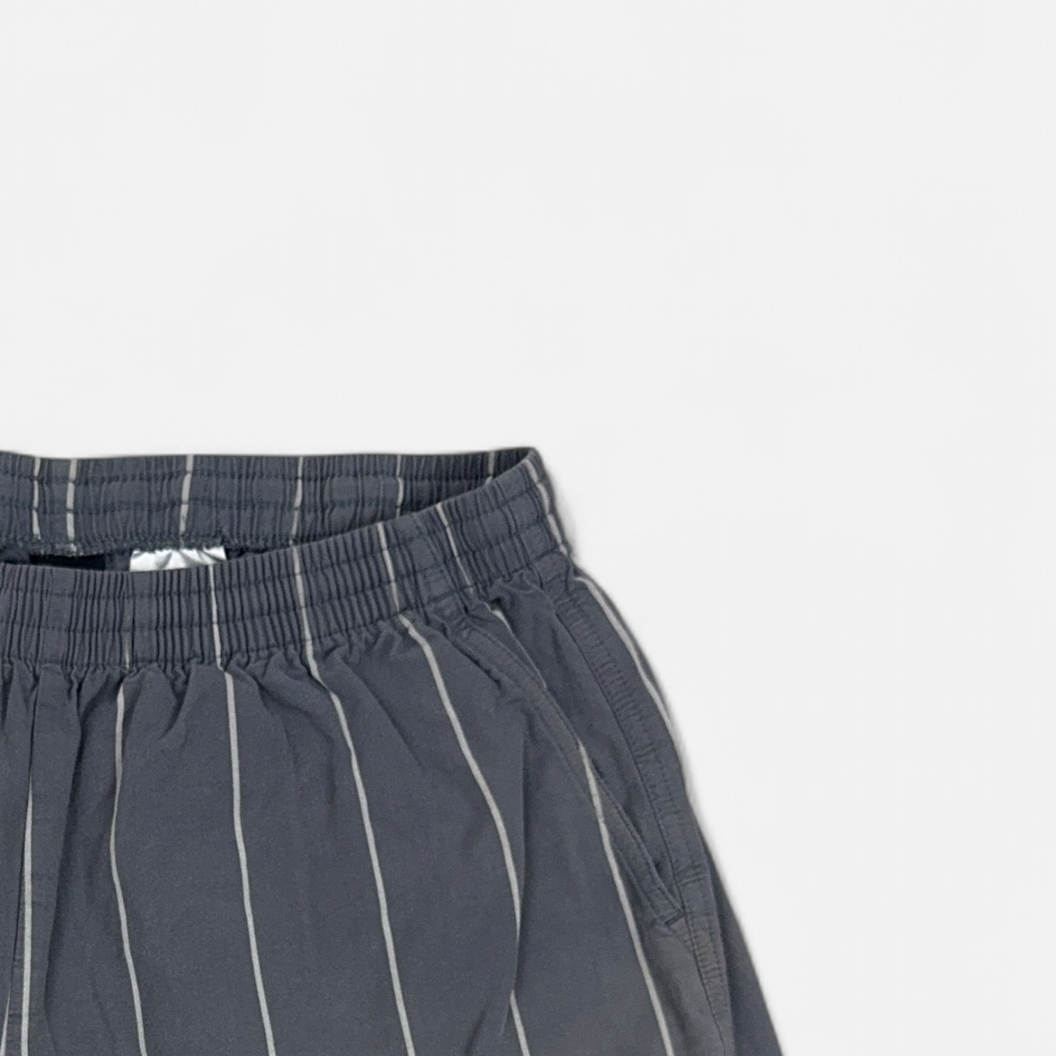 Vintage Nike Grey Shorts (S) detail