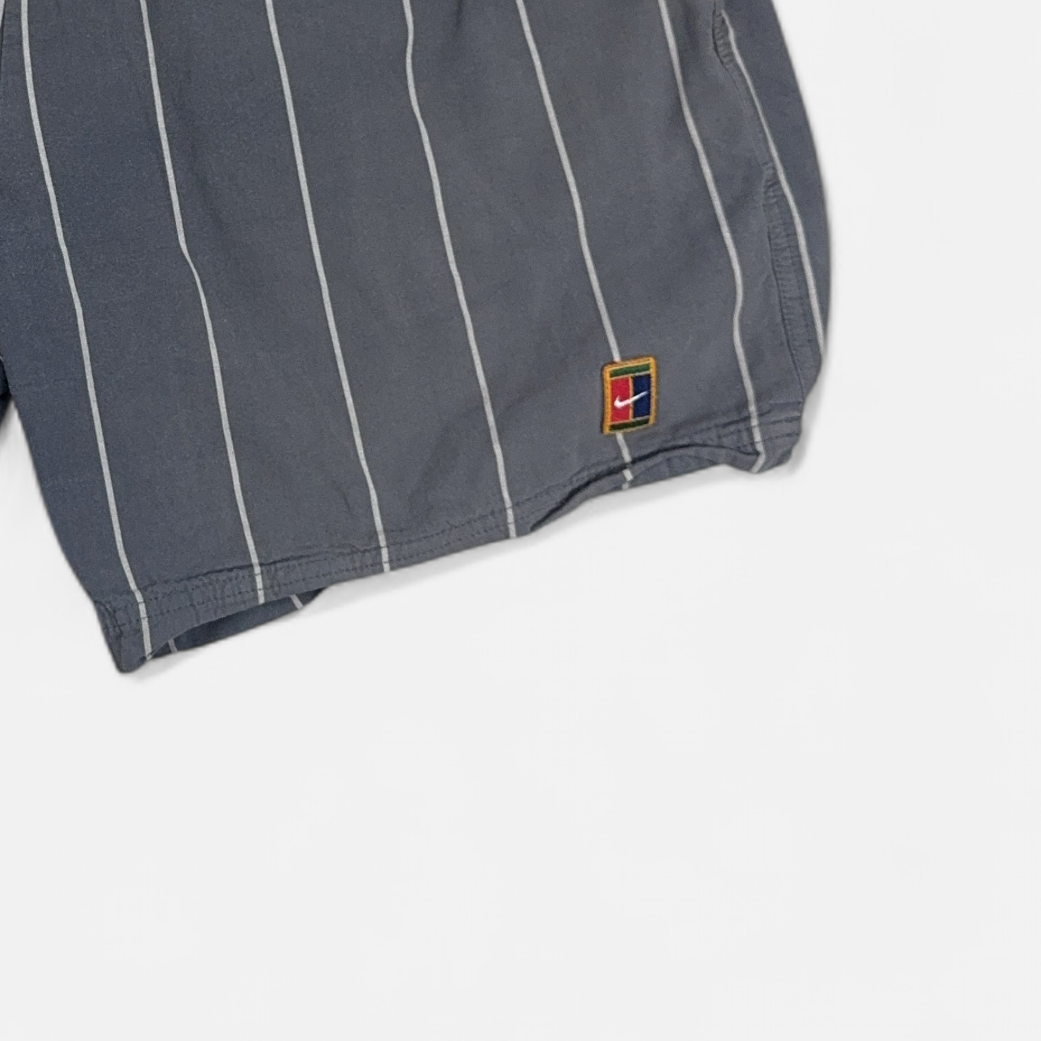 Vintage Nike Grey Shorts (S) detail