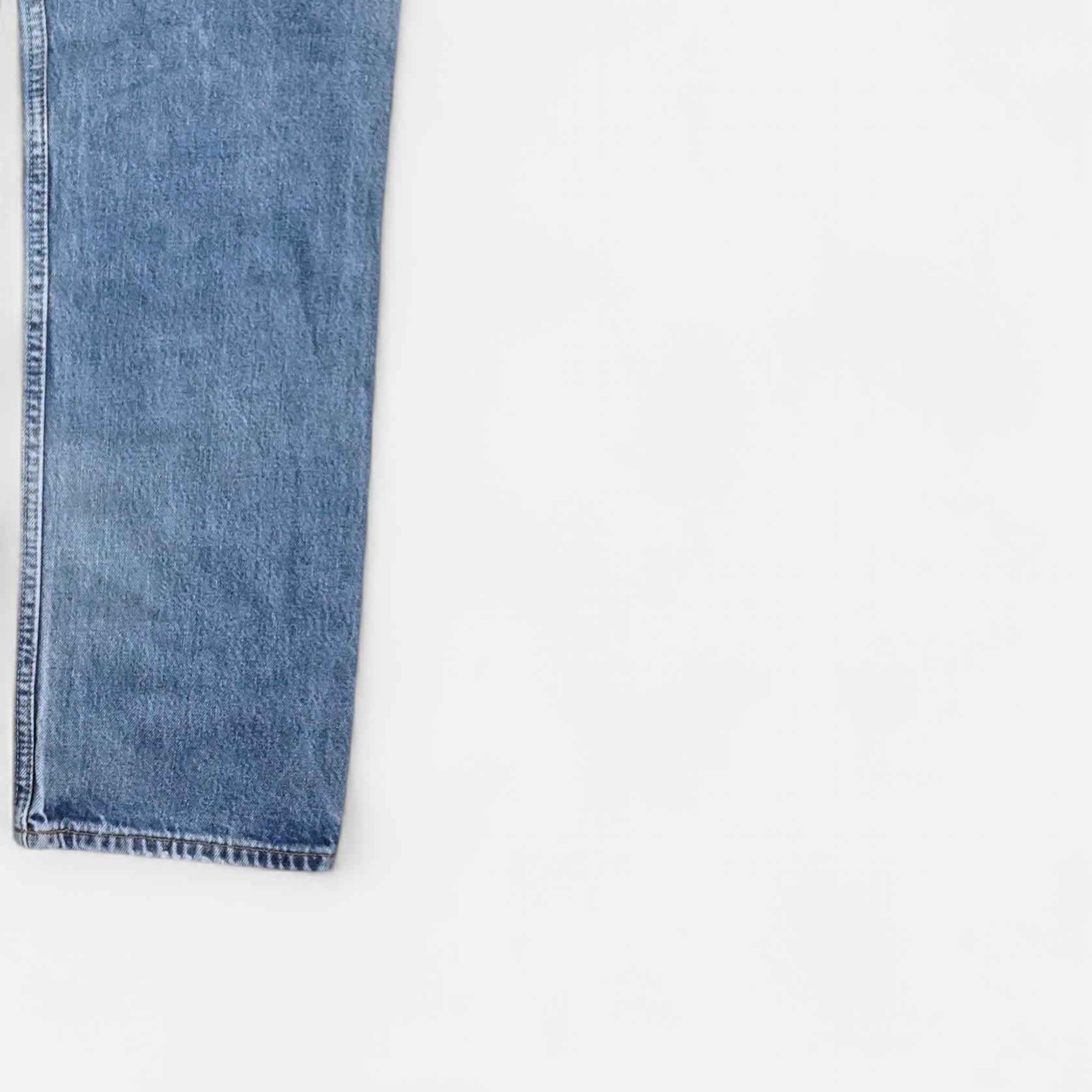Vintage Levi's Blue Jeans (W32 L32)