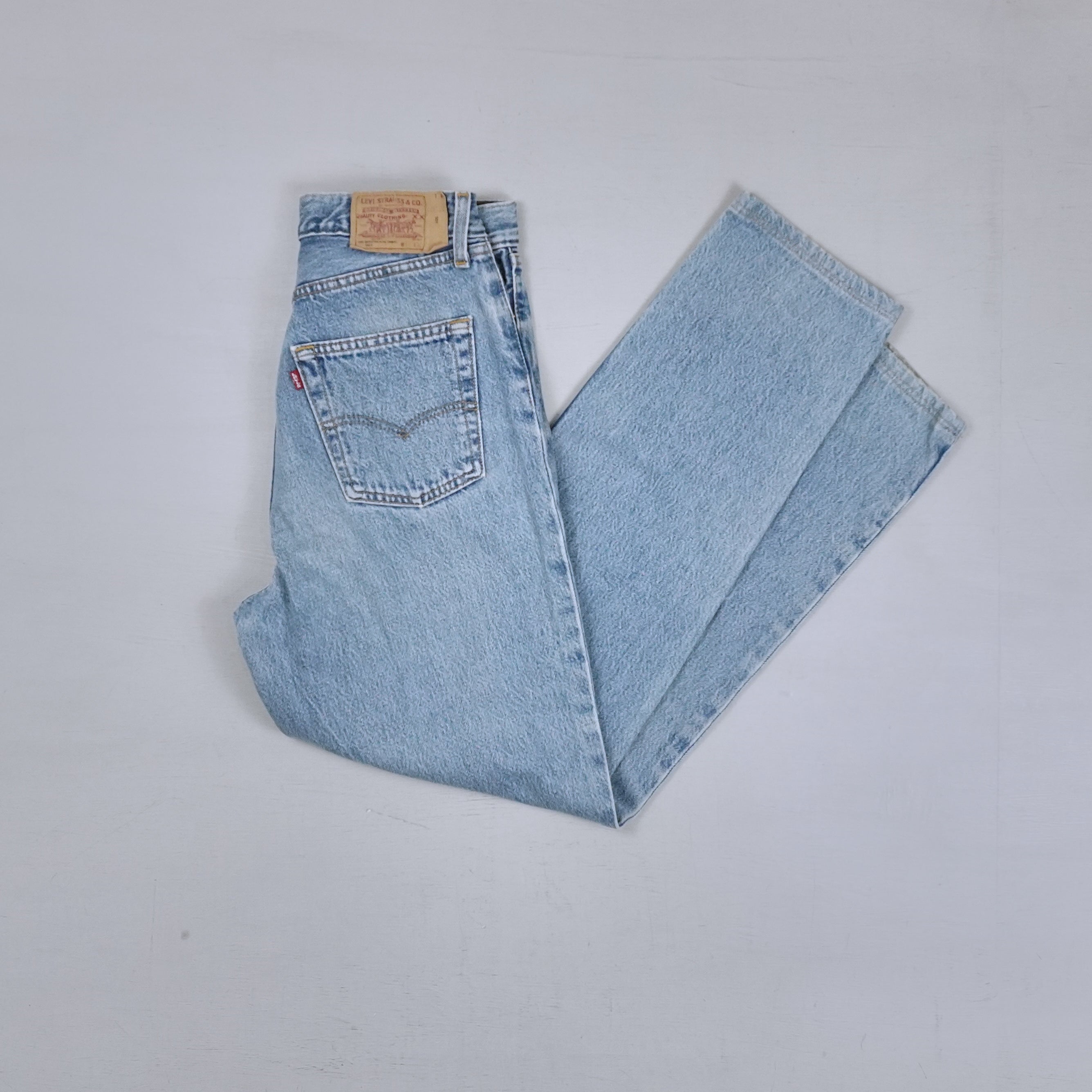 Vintage Levi's Blue Jeans (W32 L32)