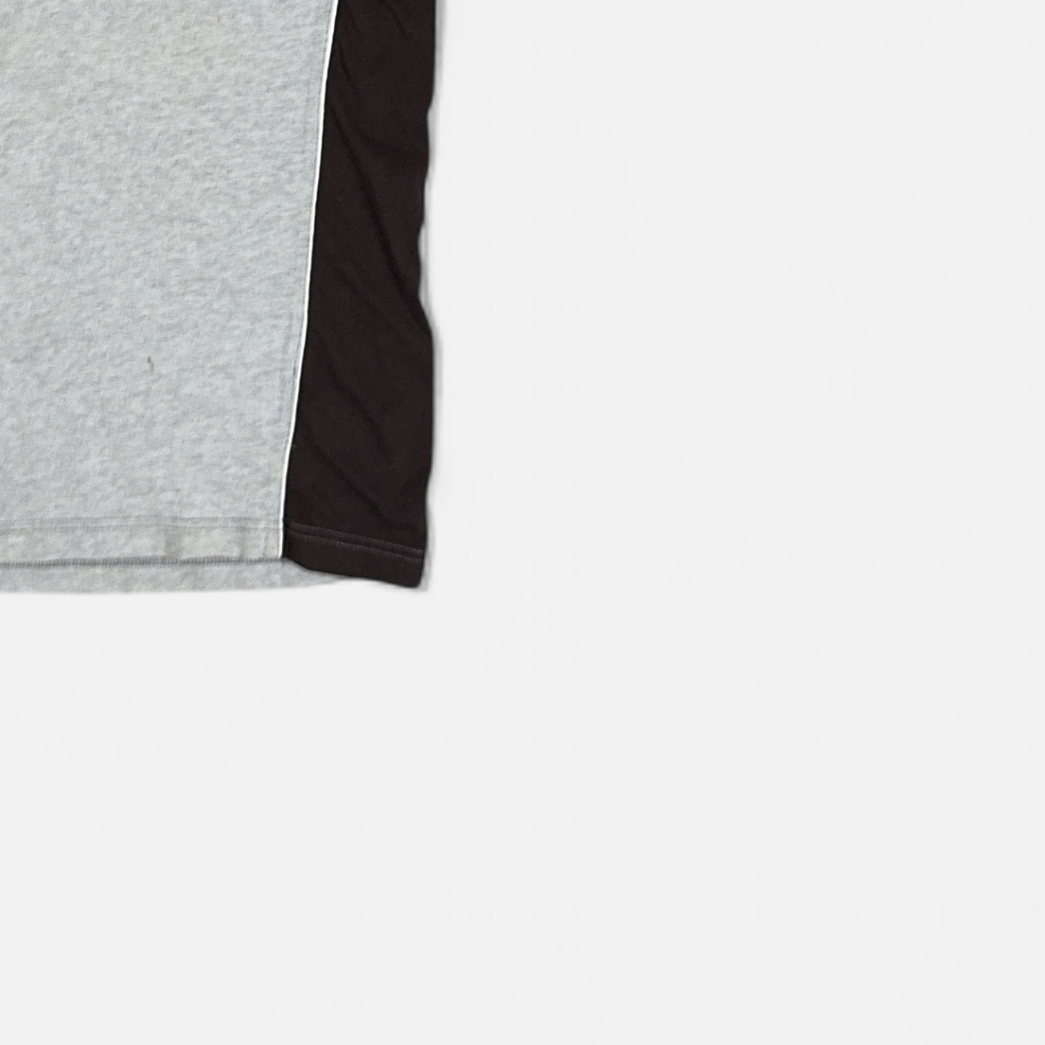 Vintage Adidas Grey T-shirt (M) detail