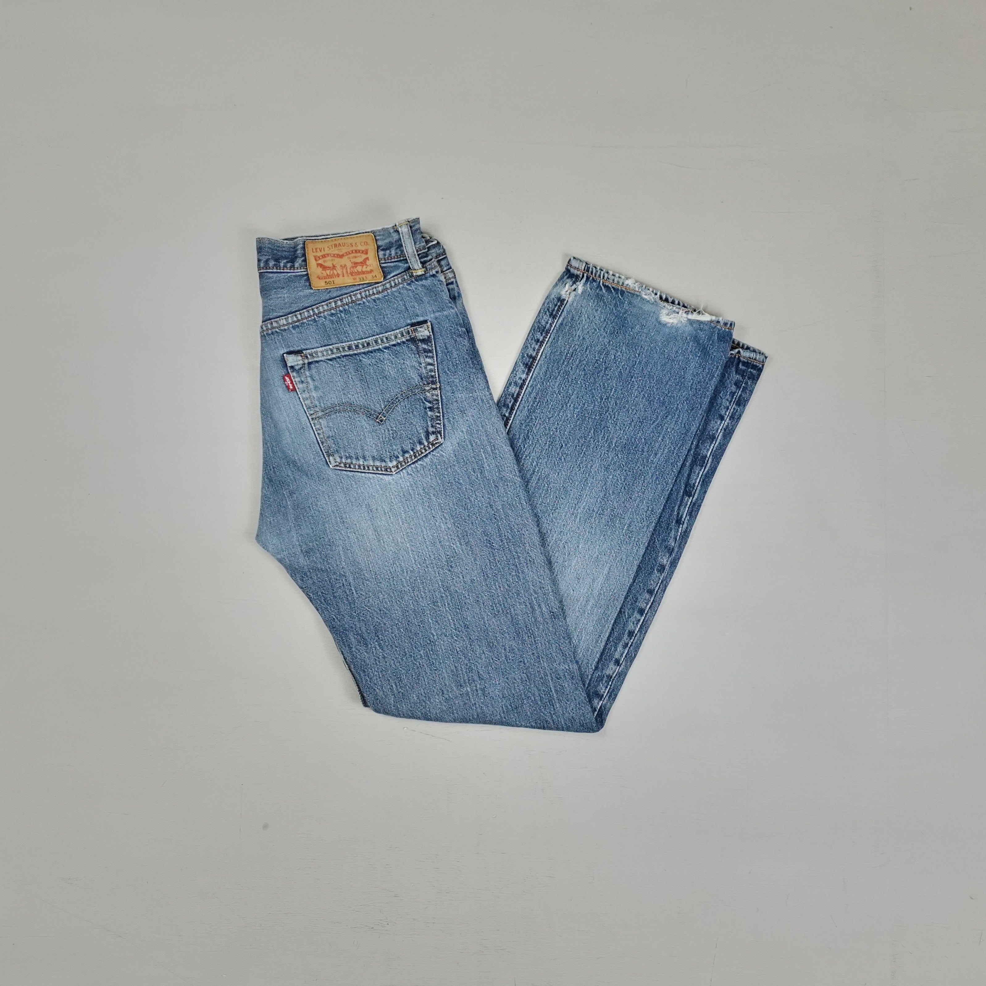 Vintage Levi's Blue Jeans (W33 L34)